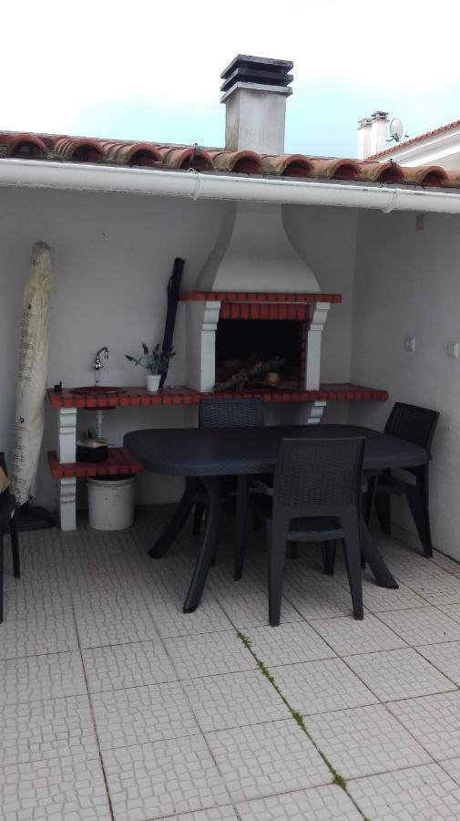 Villa Casinha Res Do Chao Na Nazare Com Quintal E Barbecue Extérieur photo